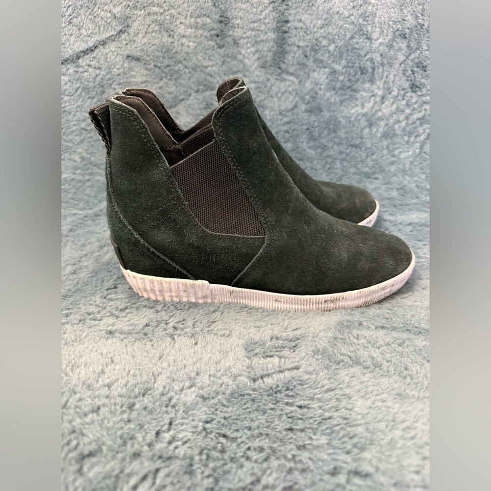 Sorel Out N About Slip On Black Suede Wedge Womens Size 7.5 Outdoor Comfy - Picture 2 of 10